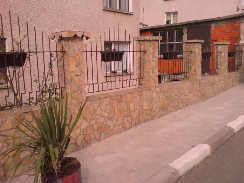 Ограда-Гнайс(неоформен)