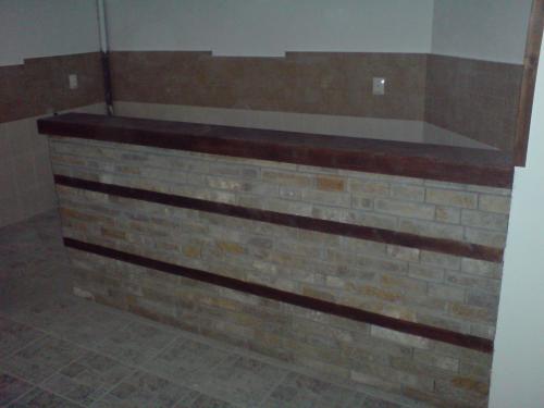 Барплот-Гнайс(формен)и дърво