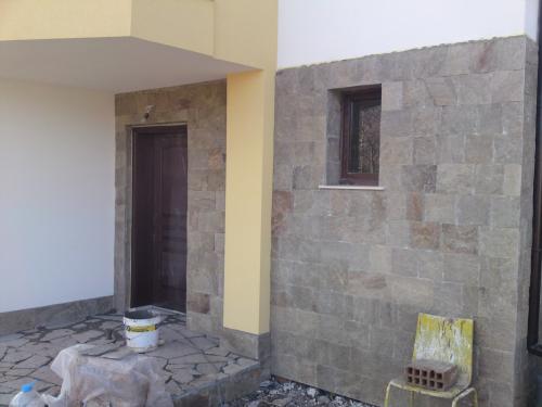 Външна облицова ( формен гнайс )