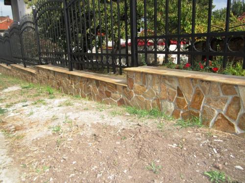 Ограда-Гнайс(неоформен)и плотове гнайс (формен) 