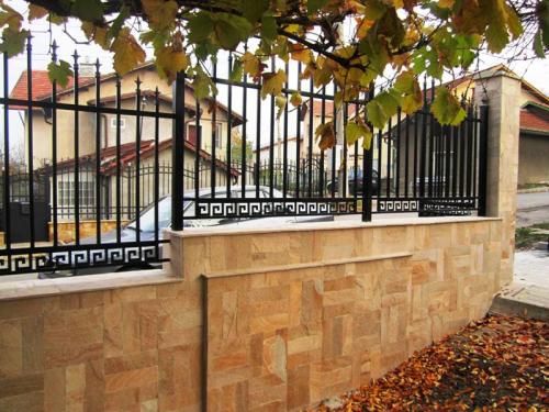 Ограда-Гнайс(формен)и плотове гнайс (формен) 